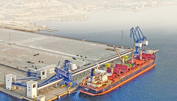 TERMINAL MINERALEIRO DO PORTO DO LOBITO RECEBE PRIMEIRO NAVIO DE GRANDE PORTO