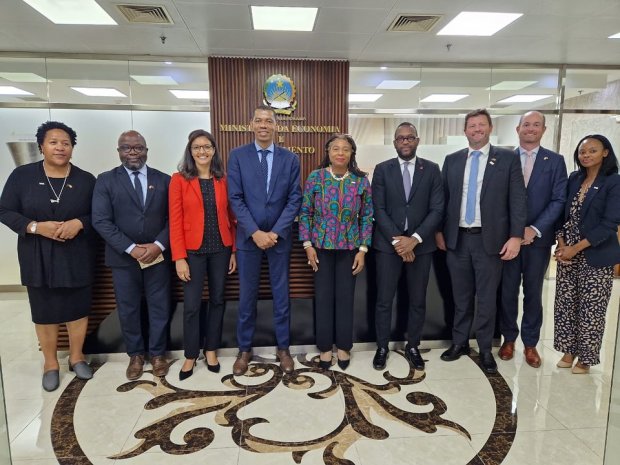 EUA TEM 900 MILHÕES DE DÓLARES PARA INVESTIR NO CORREDOR DO LOBITO