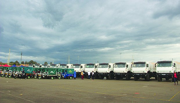 EXECUTIVO RECUPERA KZ 400 MILHÕES COM MEIOS ENTREGUES  AOS CAMPONESES