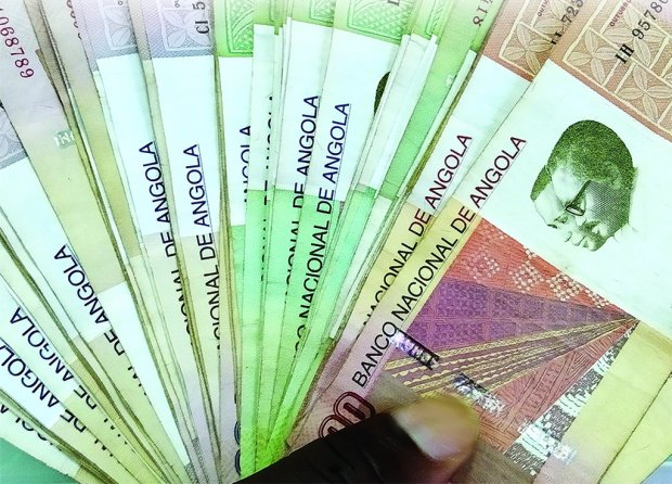 KWANZA É A MOEDA QUE MAIS SE VALORIZA FACE AO DÓLAR