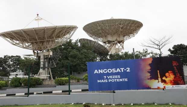 PR INAUGURA CENTRO DE CONTROLO E MISSÃO DE SATÉLITES