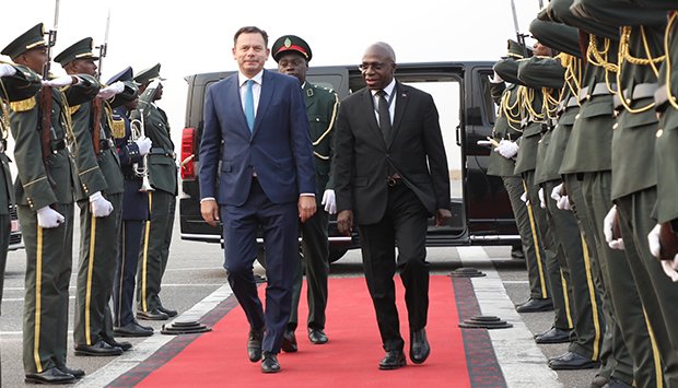 PRIMEIRO MINISTRO PORTUGUÊS ESTÁ EM ANGOLA