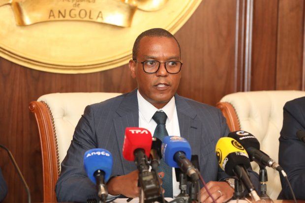 ANGOLA E OS EUA  VIVEM UM NOVO MOMENTO NAS RELAÇÕES