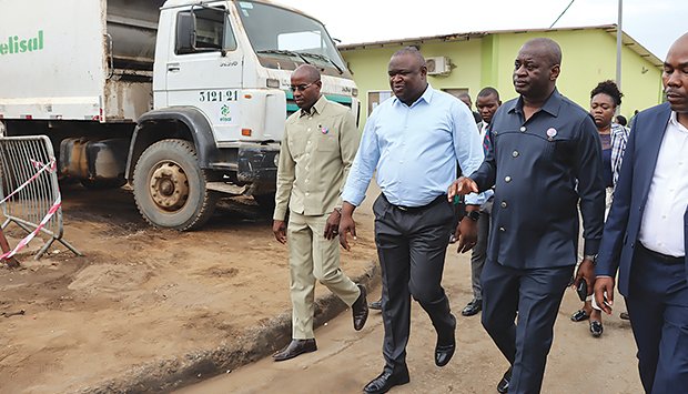 EMPRESA DE LIMPEZA DE LUANDA  REFORÇADA COM  EQUIPAMENTOS TÉCNICOS