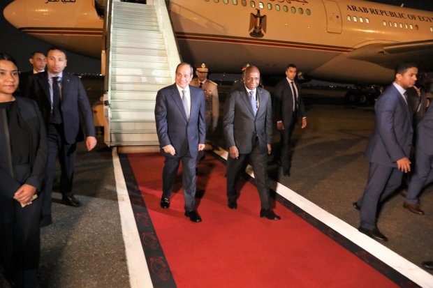 PRESIDENTE DO EGIPTO CHEGA A LUANDA