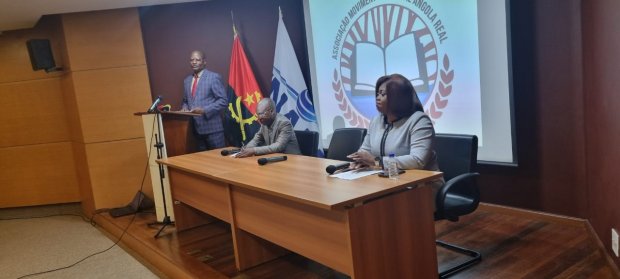 ANGOLA GEROU MAIS DE 11 MIL EMPREGOS POR VIA  DOS CONCURSOS PÚBLICOS