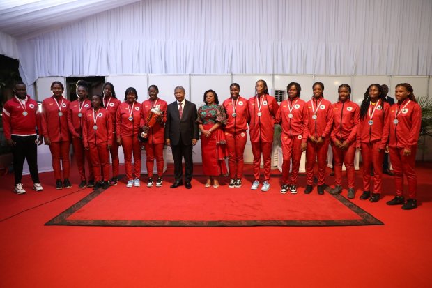 PRESUDENTE DA REPÚBLICA  HOMENAGEIA  ATLETAS  MEDALHADOS