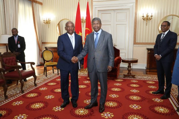 PRESIDENTE DA REPÚBLICA RECEBE REPRESENTANTES DE ASSOCIAÇÕES EMPRESARIAIS