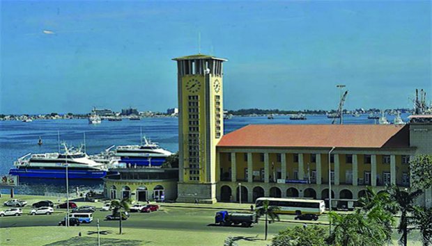 PORTO DE LUANDA CONCORRE PARA 36 MILHÕES DE TONELADAS ANO