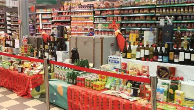 SUPERMERCADOS DE LUANDA TÊM CABAZES DE NATAL PARA TODOS OS BOLSOS