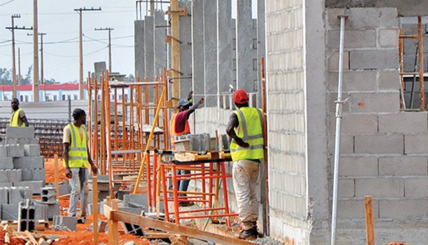 76 POR CENTO DAS CONSTRUÇÕES ESTAVAM PARALISADAS NO FIM DE 2023