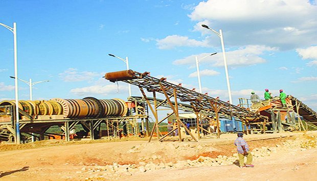 REFINARIA  DE OURO PROJECTADA  COM PARCEROS  PORTUGUESES
