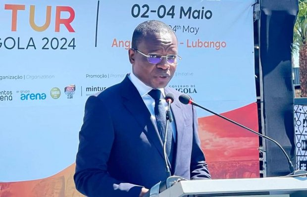 MINISTRO ADÃO DA ALMEIDA RECONHECE QUE TURISMO  DINÂMICO GERA EMPREGO