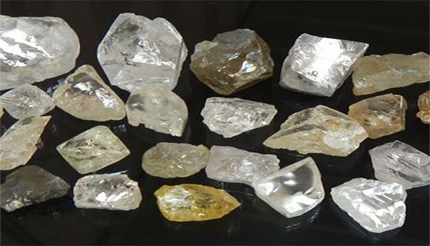 APREENDIDAS MAIS DE 29 MIL PEDRAS DE DIAMANTE