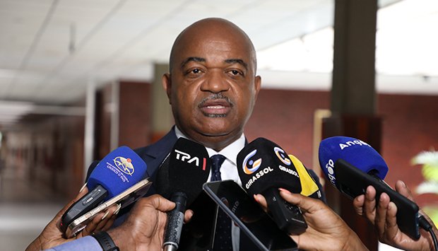 MINISTRO EXIGE CONTEÚDOS INFORMATIVOS COM MAIOR  REFLEXO NA VIDA  DO CIDADÃO