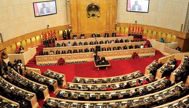 LEI DE BASES DA FUNÇÃO PÚBLICA REFORÇA DIREITOS DOS FUNCIONÁRIOS