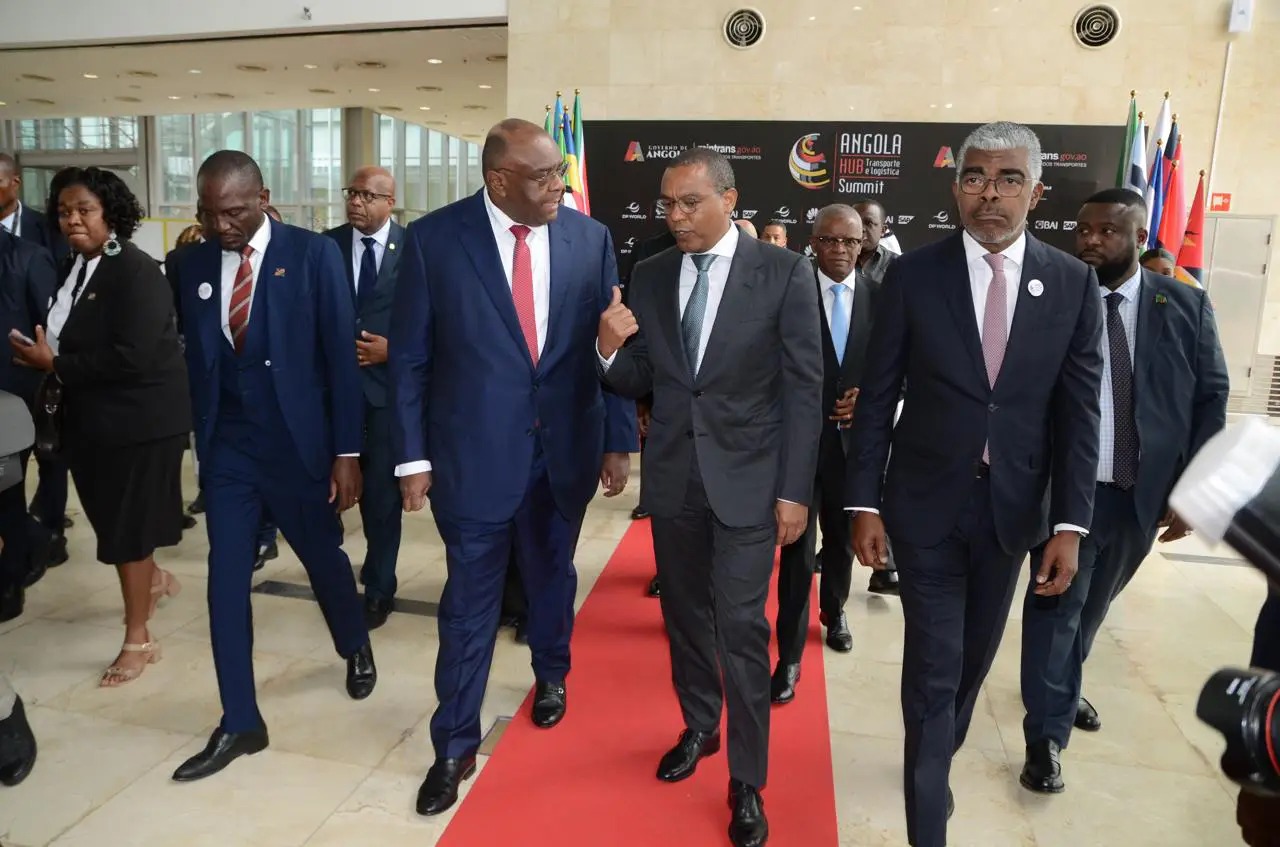 LUANDA ACOLHE CIMEIRA DE TRASNPORTES
