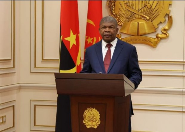 CHEFE DE ESTADO CONVIDA PRESIDENTE DO TRIBUNAL DE CONTAS A RENUNCIAR