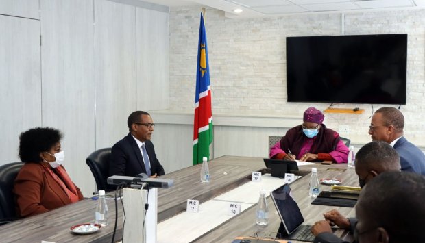 PAGADAMENTOS EM KWANZAS  E EM DÓLARES  NAMIBIANO  MAIS FACILITADOS