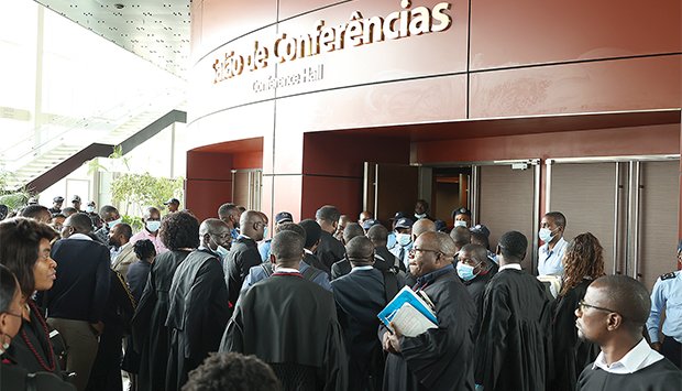 OFICIAIS ESCLARECEM PAGAMENTO DE SALÁRIOS  NAS  BRIGADAS DE DESMINAGEM