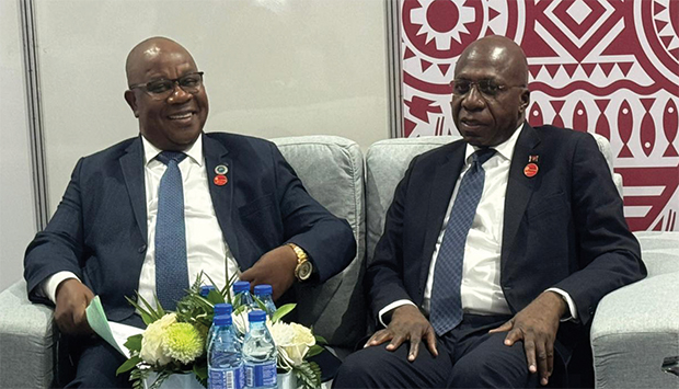 POLÍTICAS E PROJECTOS DA CEEAC ABORDADOS ENTRE TÉTE ANTÓNIO E EZÉCHIEL NIBIGIRA