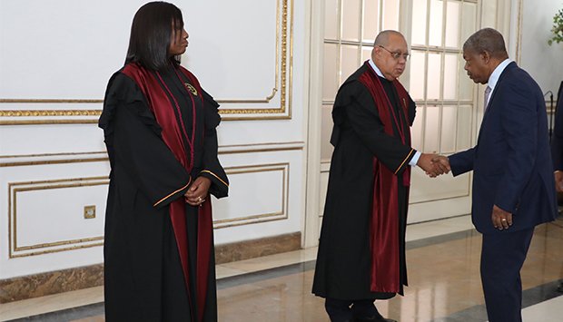 PRESIDENTE DA REPÚBLICA ENCORAJA PGR A CONTINUAR FIRME  NO COMBATE ÀCURRUPÇÃO