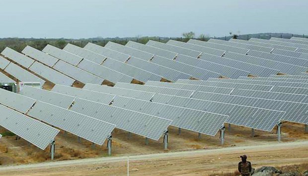 CENTRAL  FOTOVOLTAICA  DE CARACULO EM FASE DE ENSAIOS