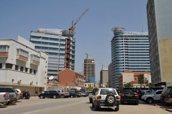 RUAS DE LUANDA INTERDITAS PARA OBRAS  DE REABILITAÇÃO