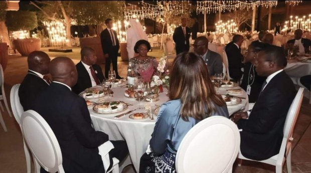 CHEFE DE ESTADO PARTICIPA EM EVENTO SOCIAL DA SEMANA DA SUSTENTABILIDADE EM ABU DHABI