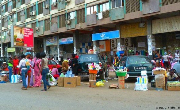 GOVERNO DE LUANDA DESMANTELADA “ CASAS DE PROCESSOS”