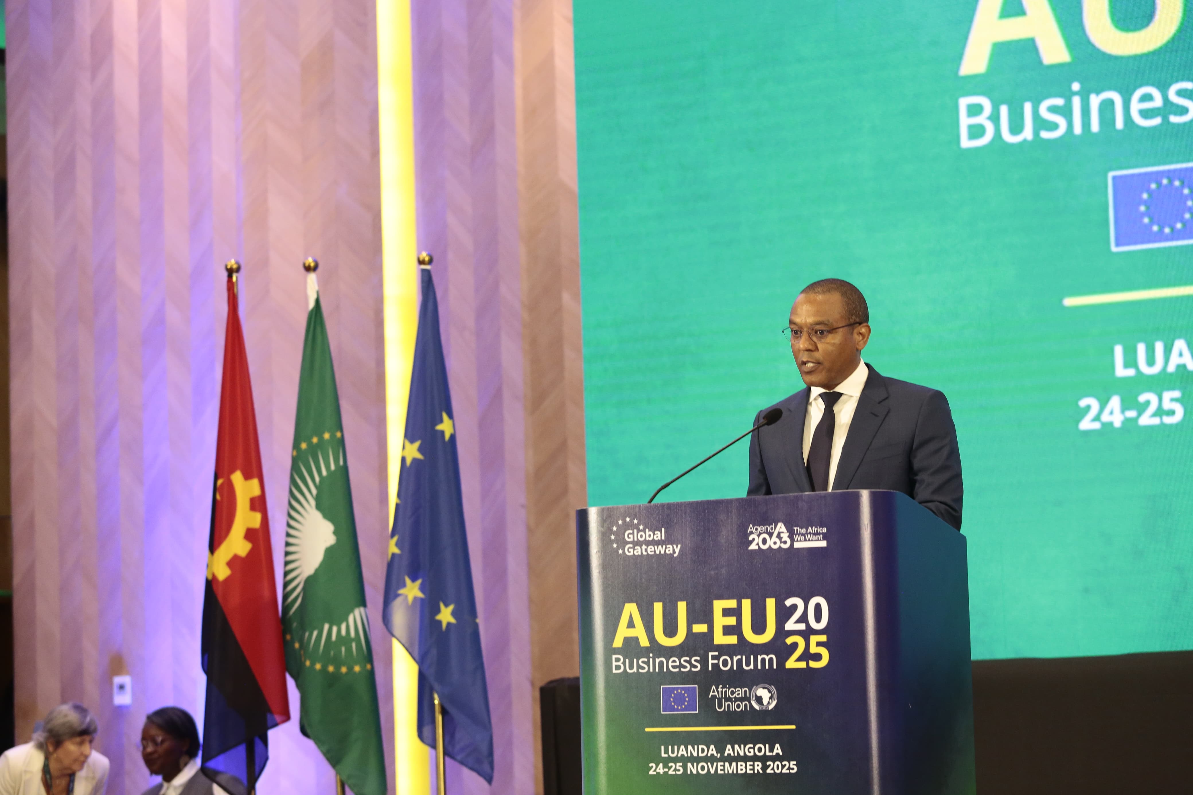 MINISTRO JOSÉ MASSANO: ÁFRICA  É UM CONTINENTE EM TRANSFORMAÇÃO REAL