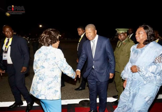 PRESIDENTE DA REPÚBLICA REGRESSA AO PAÍS