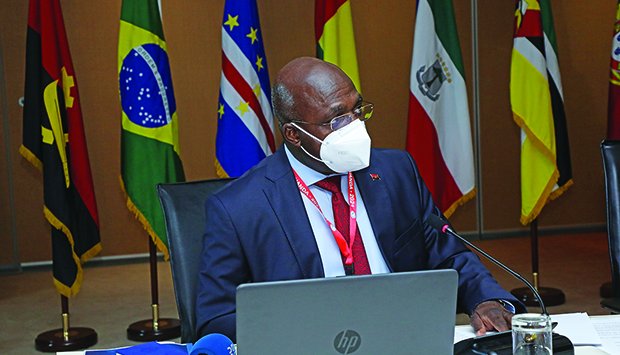 TÉTE ANTÓNIO E FLORBELA ARAÚJO ABORDAM CANDIDATURA DE ANGOLA NA IOI