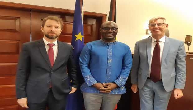RAFAEL MARQUES CONDECORADO PELO REI FILIPE DA BÉLGICA