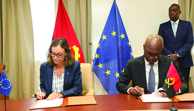 ANGOLA E UNIÃO EUROPEIA ASSINAM CONVÊNIO FINANCEIRO DE 50 MILHÕES DE EUROS