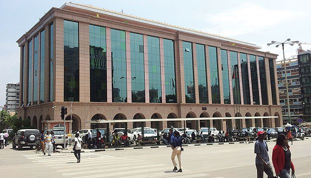 ANGOLA PAGA À CHINA CERCA 3 MIL MILHÕES DE DÓLARES