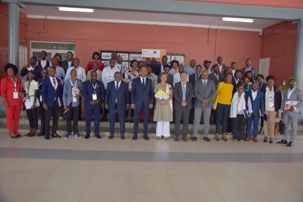 JORNALISTAS APTOS PARA INFORMAR SOBRE DESCENTRALIZAÇÃO E GOVERNAÇÃO PARTICIPATIVA