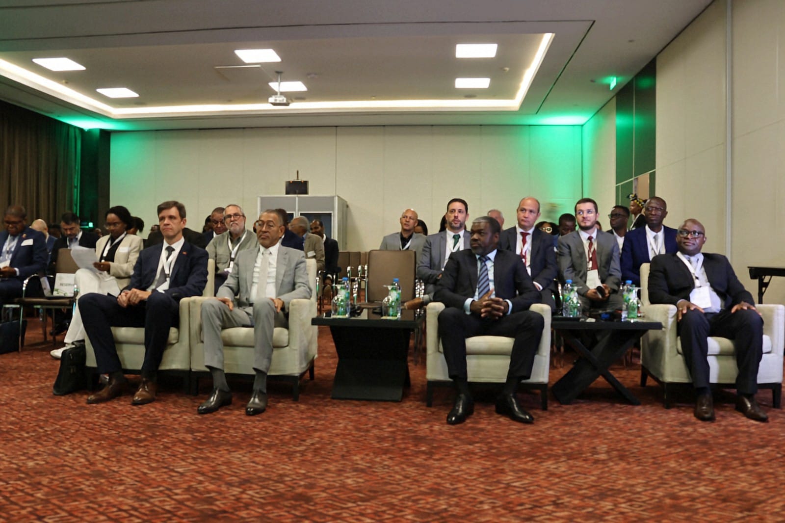 ANGOLA POSSUI GRANDE POTENCIAL PARA PRODUÇÃO DE ENERGIA LIMPA
