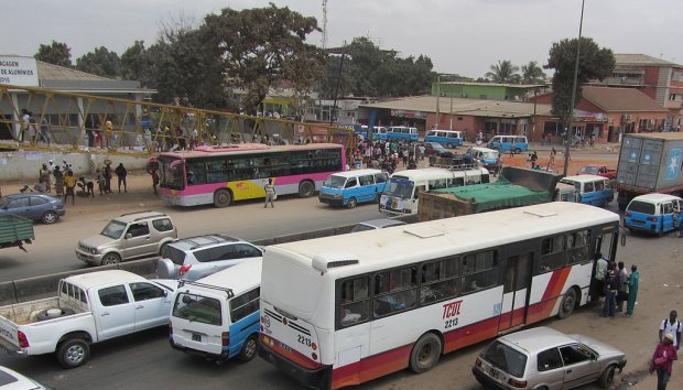 RUA DOS BOMBEIROS EM VIANA ENCERRADA PARCIALMENTE POR 10 DIAS