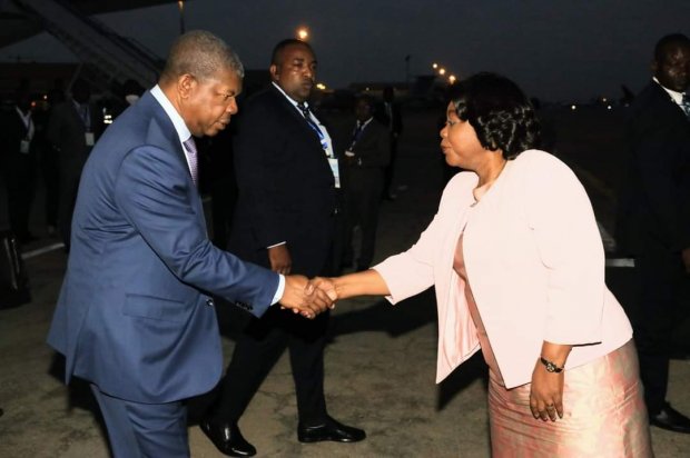 PRESIDENTE DA REPÚBLICA REGRESSOU DE ESPANHA