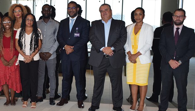 BANCO ECONÓMICO APOIA CONCLUSÃO DE CURSO DE OITO MÉDICOS ANGOLANOS