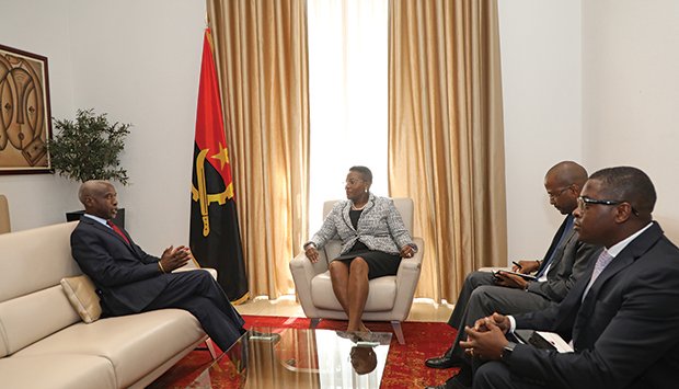 EUA  QUEREM AUMENTAR INVESTIMENTOS NA SAÚDE E NA EDUCAÇÃO