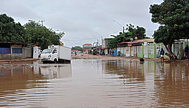 CHUVAS EM LUANDA FAZ DOIS MORTOS  E INUNDA MAIS DE 200 CASAS