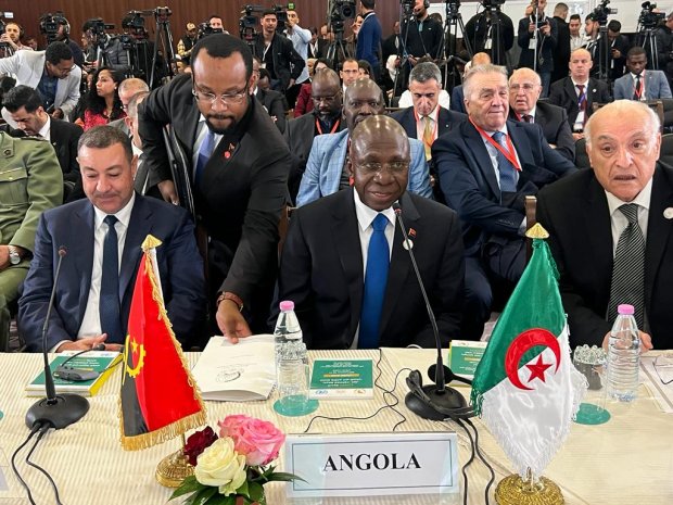 ANGOLA PARTICIPA NO SEMINÁRIO SOBRE PAZ EM ÁFRICA