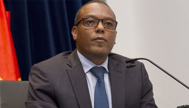 MERCADO CAMBIAL É  ESTÁVEL