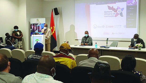 CAMPANHA DE VACINAÇÃO COMEÇA COM UMA AMPLA COBERTURA NACIONAL