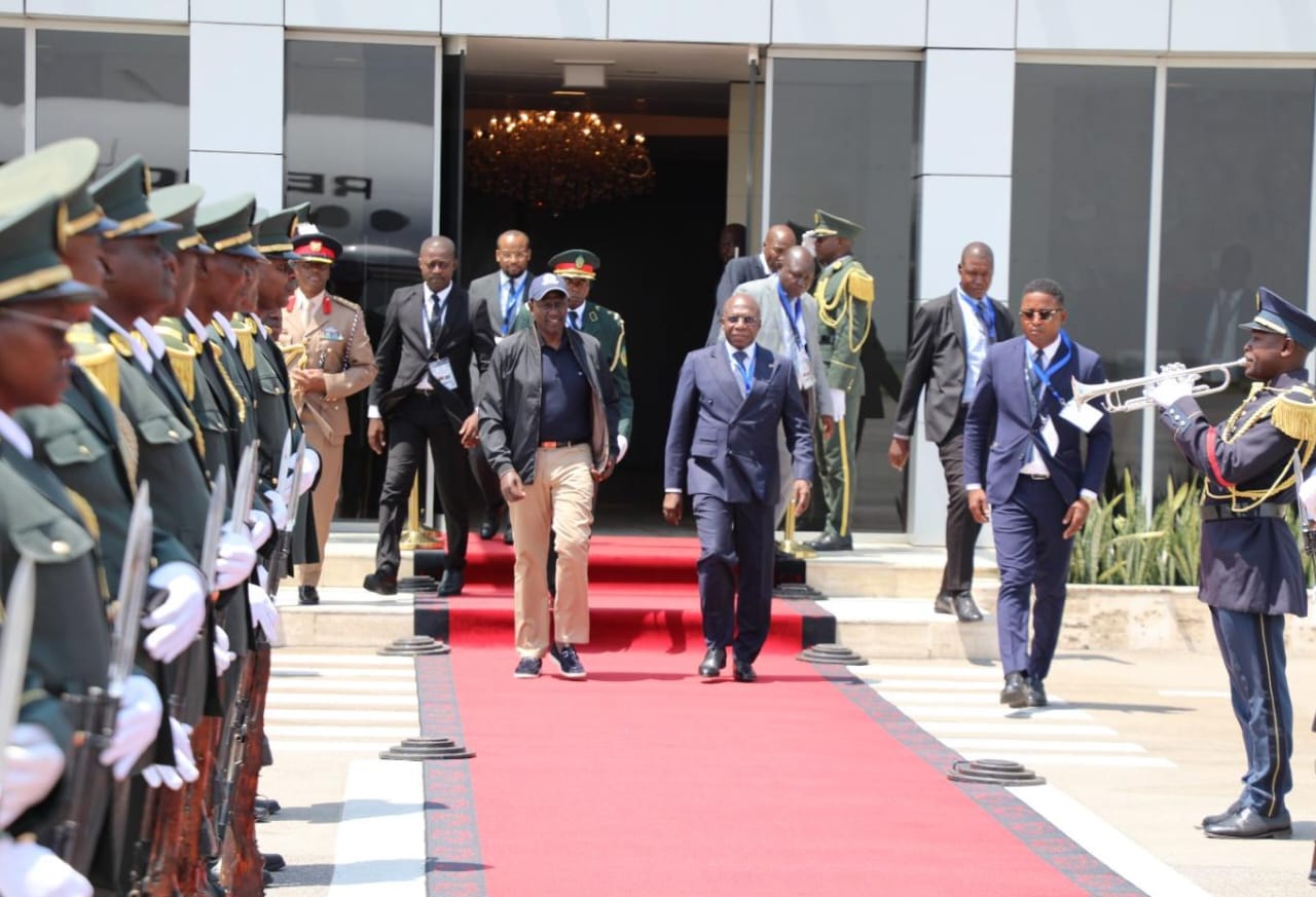 PRESIDENTE WILLIAM RUTO DE REGRESSA AO SEU PAÍS