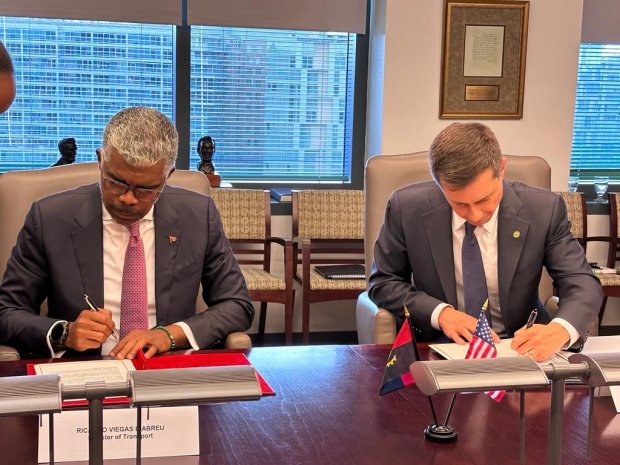 ANGOLA E EUA ASSINAM ACORDO NO DOMÍNIO DO TRANSPORTE AÉREO