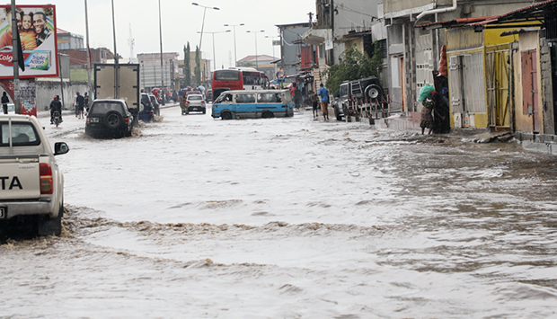 GOVERNADOR LUÍS  NUNES  INSPECIONA ALGUNS MUNICÍPIOS PARA AVALIAR ESTRAGOS  DAS CHUVAS