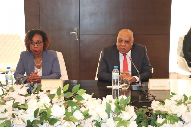 PROCURADORA-GERAL DE MOÇAMBIQUE TROCA EXPERIÊNCIAS COM MAIGISTRADOS ANGOLANOS